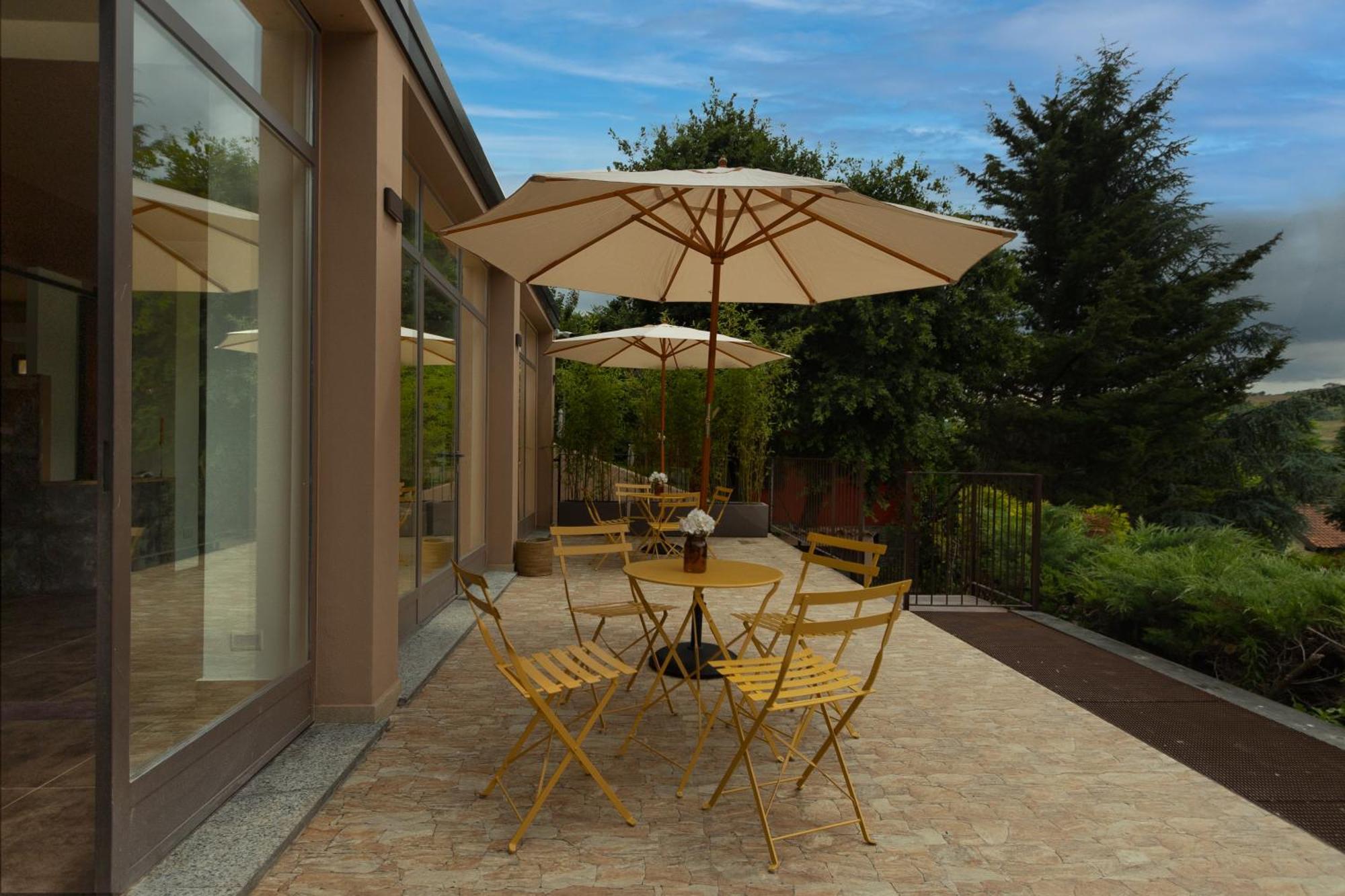 Luce Boutique Hotel Fortunago Exterior foto